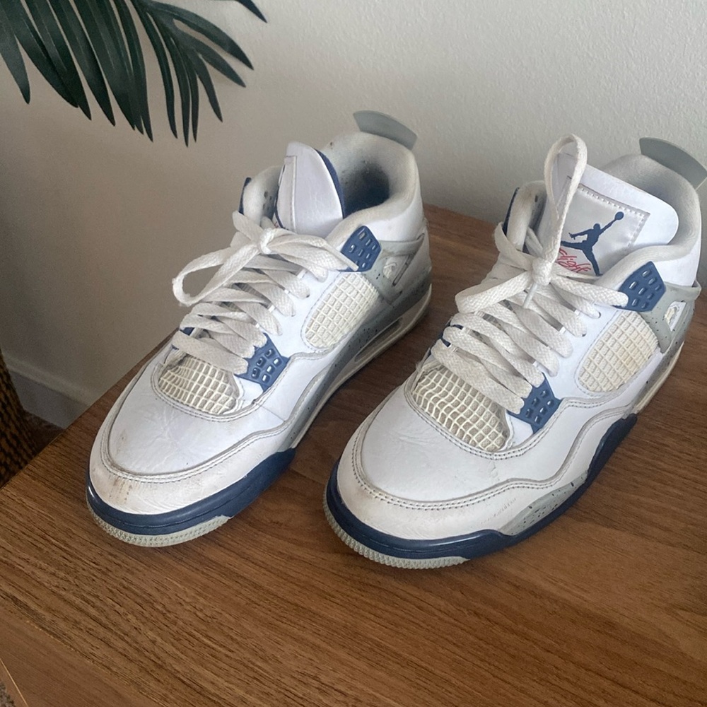 Jordan Sneaks